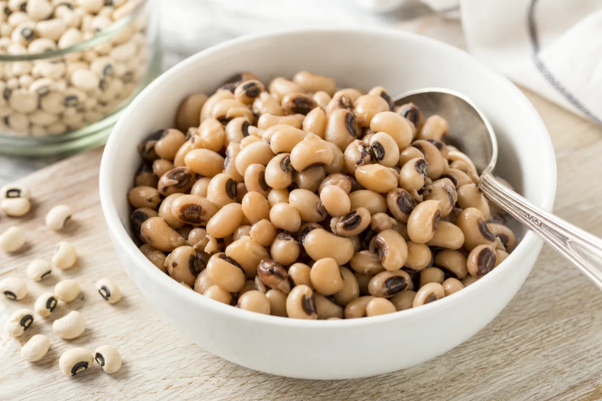 Close-up of black-eyed peas (cowpeas)